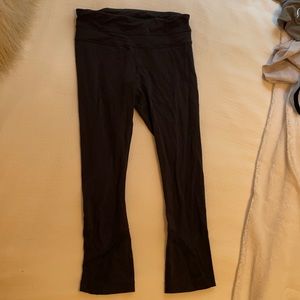Lulu lemon cropped black leggings w/zipper pocket